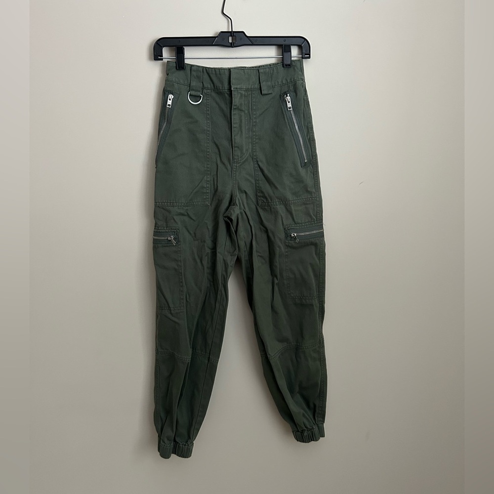Aritzia Tna Green Cargo Joggers Size Small